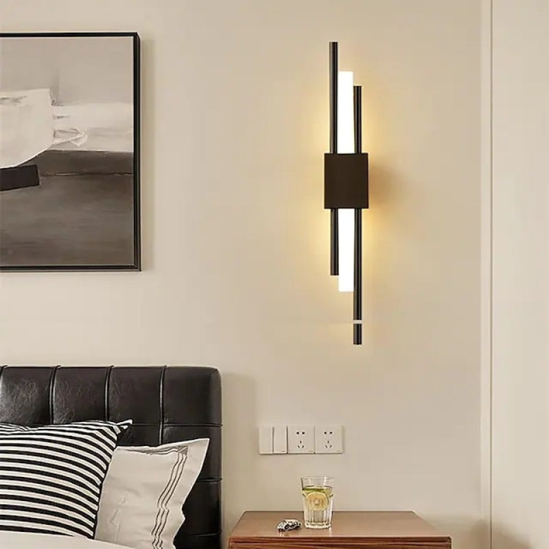 LuminArt - Stijlvolle Zwarte/Gouden LED Wandlamp voor Slaapkamer