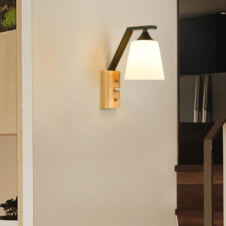 HoutenGloed - Eenvoudige wandlamp met houten arm