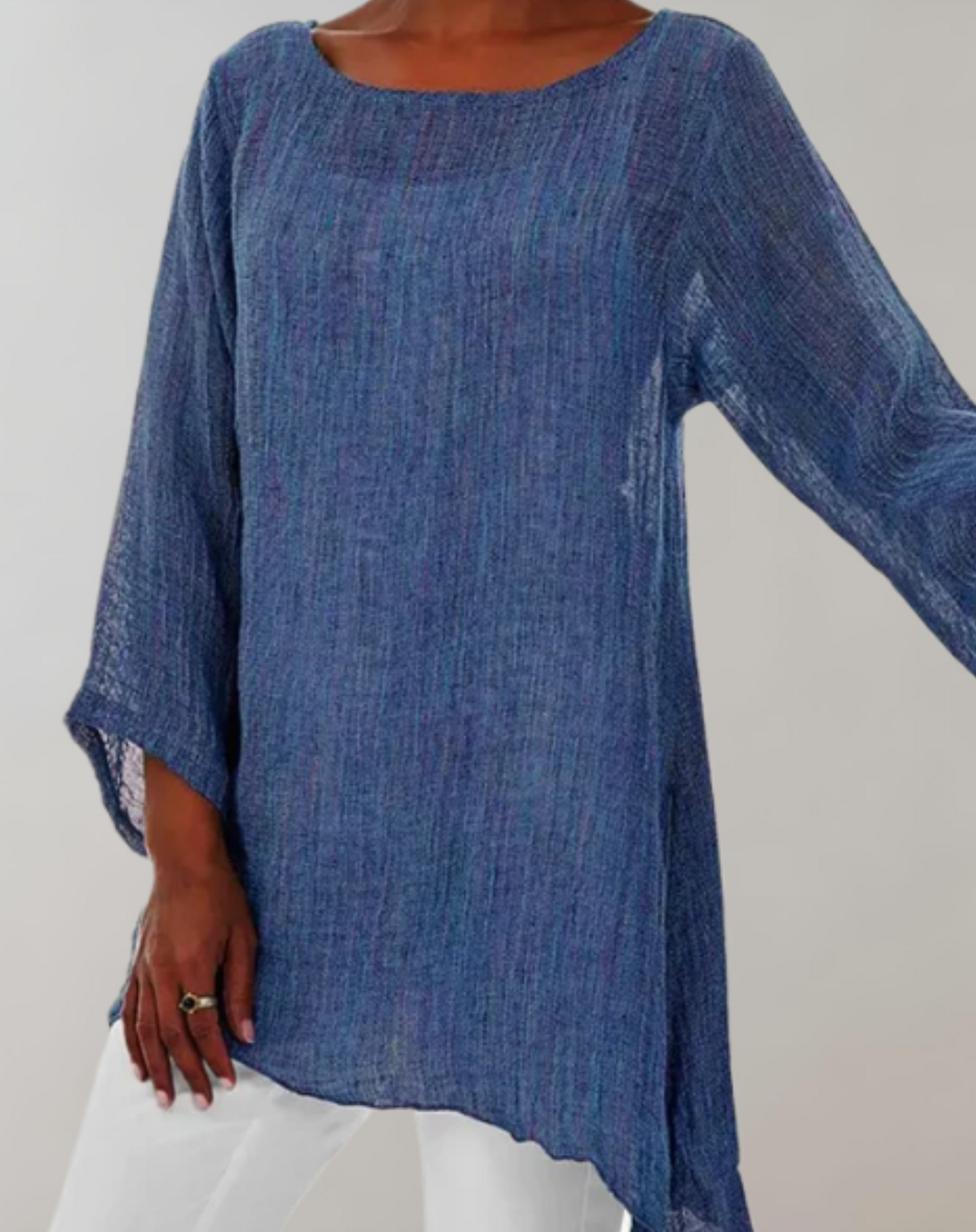 Ahmande - oversized top met lange mouwen, ronde hals en assymetrisch detail