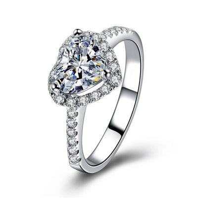 Amor™ Hartvormige verzilverde ring met zirkonia's.